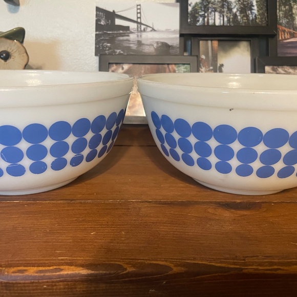 Pyrex 403 Blue Dot Made In USA Bowls - Picture 3 of 3